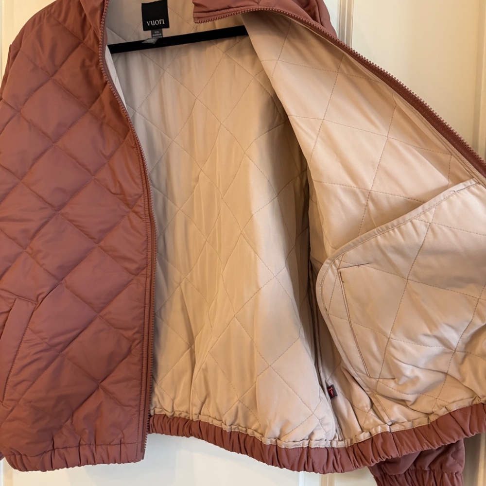 Vuori Echo Women’s Insulated Bomber Jacket – M, NWOT - Picture 8 of 14